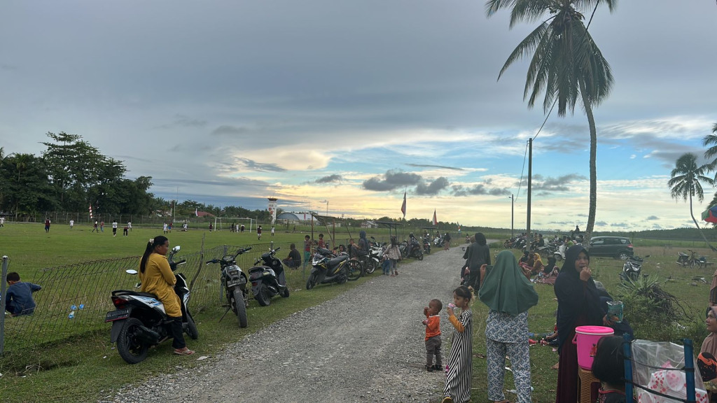 Kegiatan perlombaan untuk menyambut hari Kemerdekaan HUT Ke-78 di Lapangan Gampong Kuala Tuha